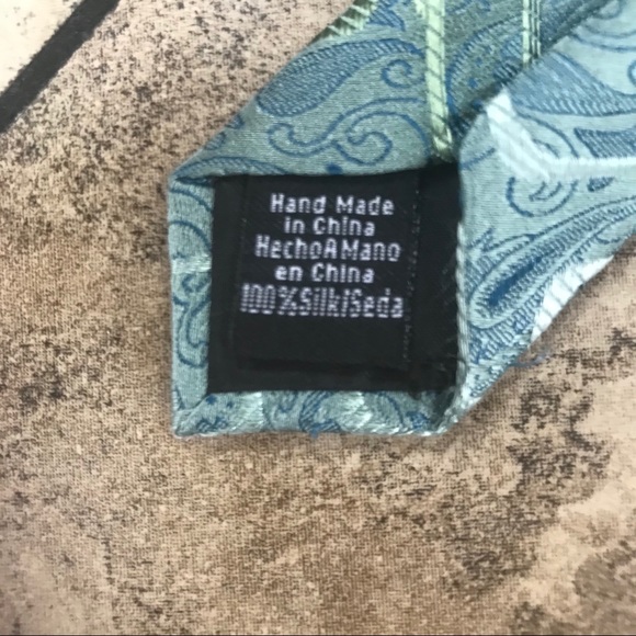 Concepts by Claiborne Light Green 100% Silk Tie - Picture 8 of 8